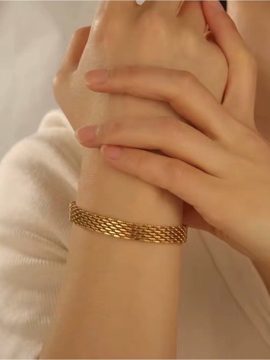 Anthropologie Jewelry - Cuban Chain Bracelet, Unisex Stainless Steel Gold-Plated Waterproof Jewelry.